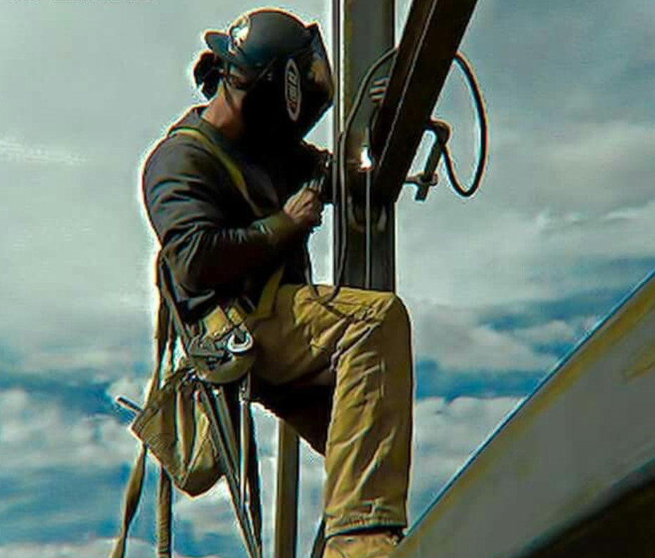 Protecting What Matters: The Vital Role of Safety Harnesses and Helmets in New Zealand